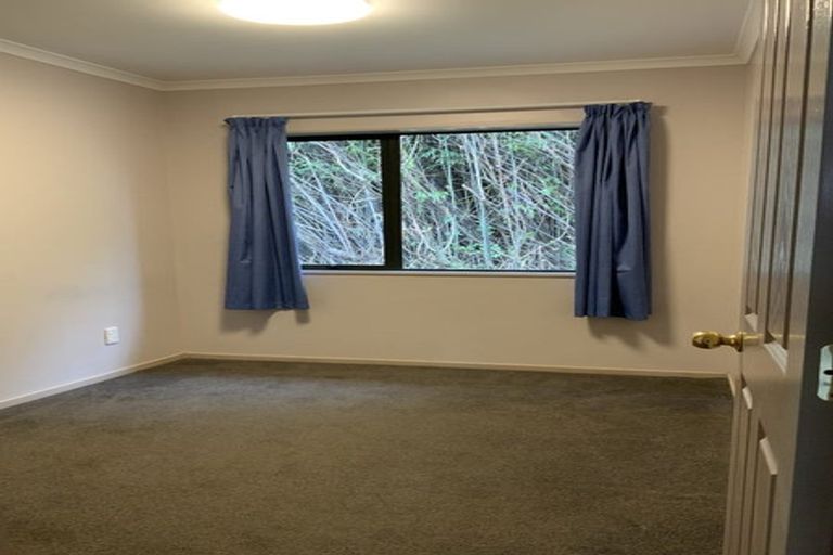 Photo of property in 5a Christina Avenue, Te Atatu South, Auckland, 0602
