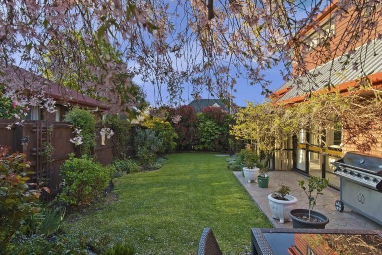 Photo of property in 11 Kedleston Drive, Avonhead, Christchurch, 8042