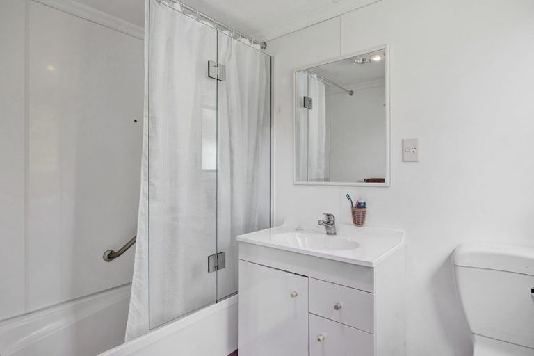 Photo of property in 24 Olivia Street, Stratford, 4332