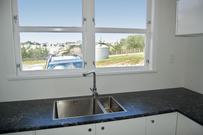 Photo of property in 14 Pavel Place, Kaiwaka, 0573