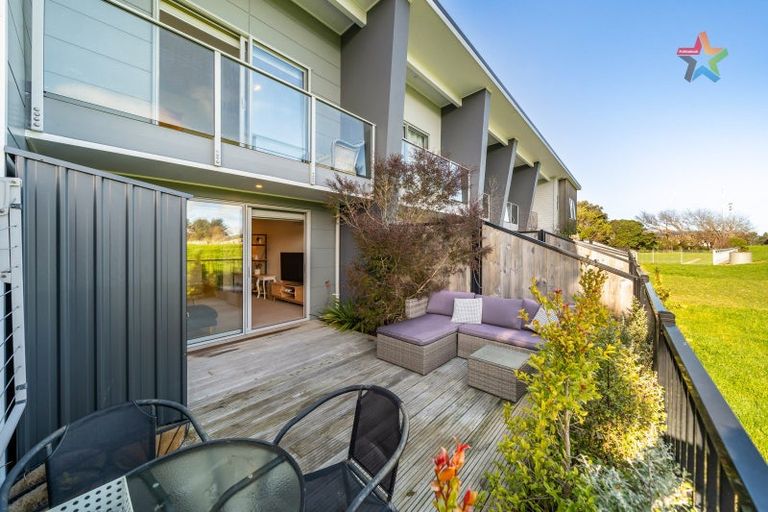 Photo of property in 4 Harena Way, Moera, Lower Hutt, 5010