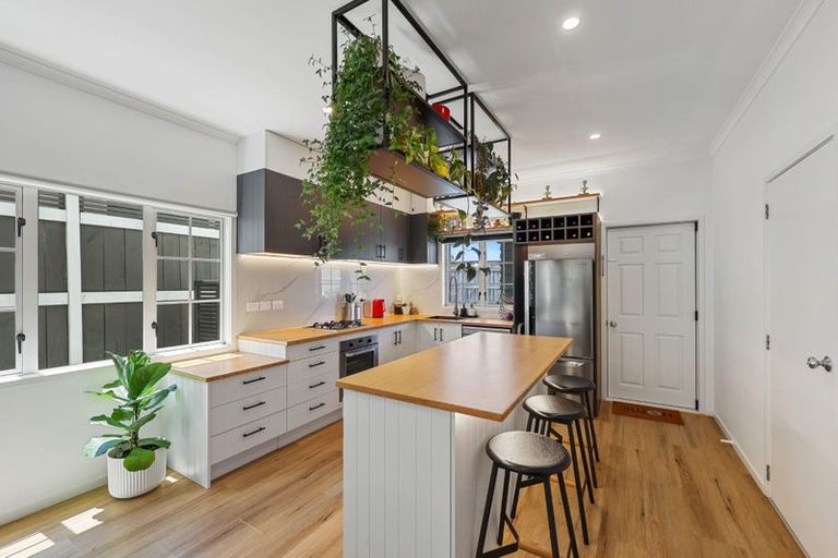 Photo of property in 16 Mulvaney Crescent, Henderson, Auckland, 0612