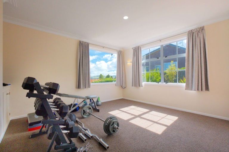 Photo of property in 37 Shepherd Road, Waipahihi, Taupo, 3330