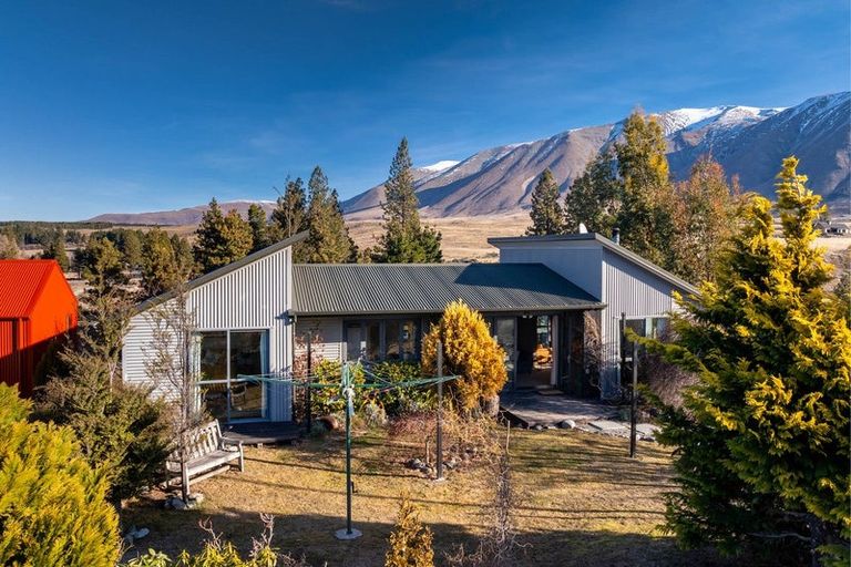 Photo of property in 76 Ohau Drive, Lake Ohau, Twizel, 9412