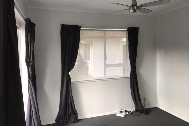 Photo of property in 2/23 Beach Road, Pahurehure, Papakura, 2113
