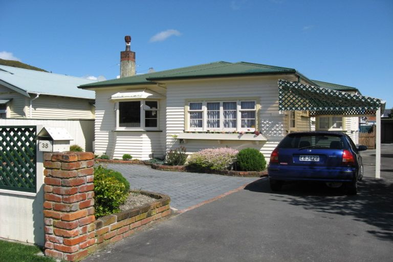 Photo of property in 38a Birdwood Road, Waterloo, Lower Hutt, 5011