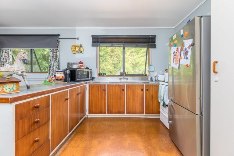 Photo of property in 2a Parklands Avenue, Swanson, Auckland, 0612