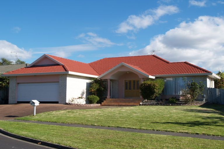 Photo of property in 11 Thirlmere Rise, Northpark, Auckland, 2013