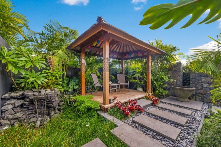 Photo of property in 1/25 Seymour Road, Mellons Bay, Auckland, 2014