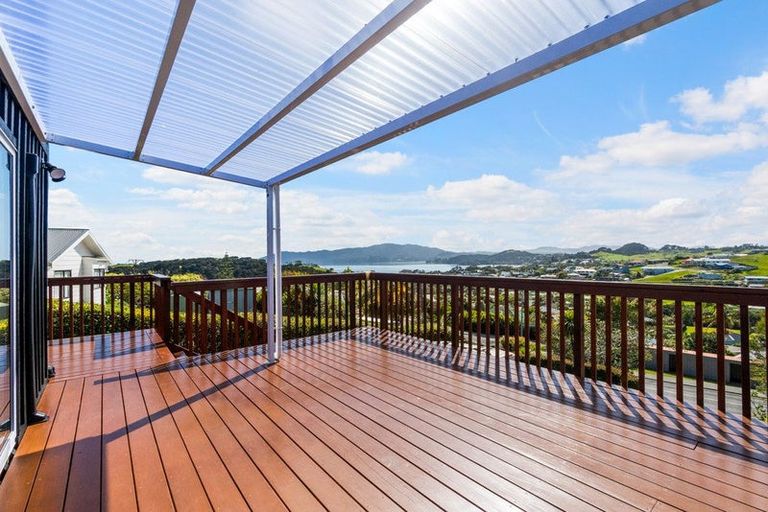 Photo of property in 43 Cable Bay Block Road, Cable Bay, 0420