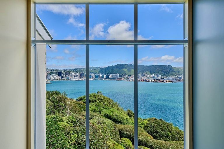 Photo of property in 14 The Crescent, Roseneath, Wellington, 6011