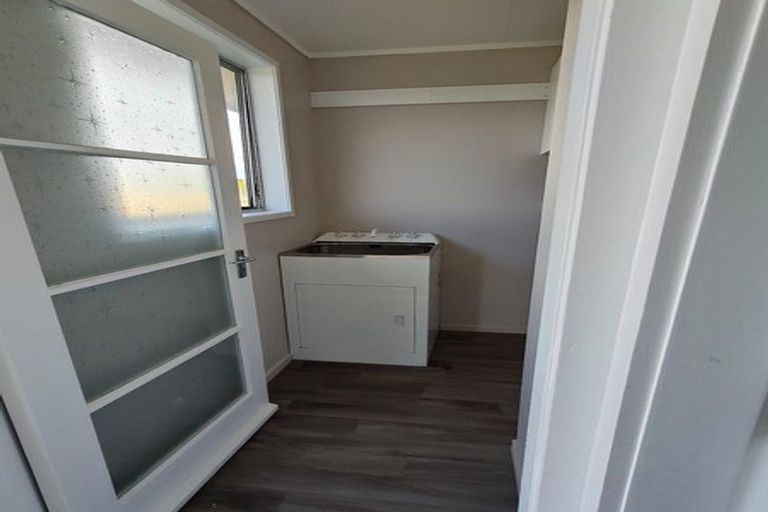 Photo of property in 20 Foyle Place, Glendene, Auckland, 0602