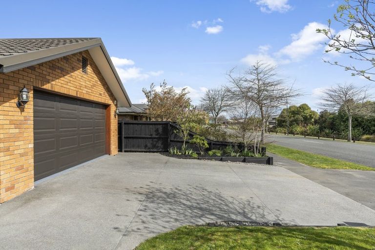 Photo of property in 58 Rothesay Road, Parklands, Christchurch, 8083