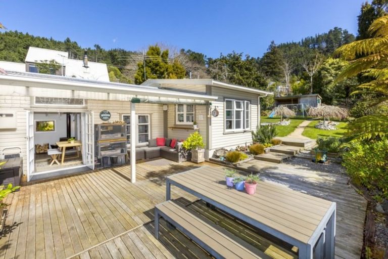 Photo of property in 38 Jocelyn Crescent, Pinehaven, Upper Hutt, 5019
