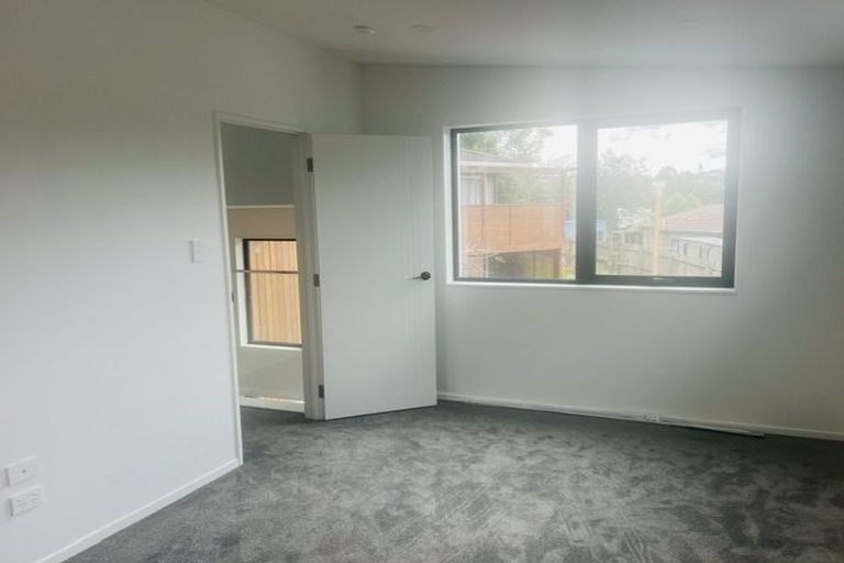 Photo of property in 4a Lowell Place, Massey, Auckland, 0614