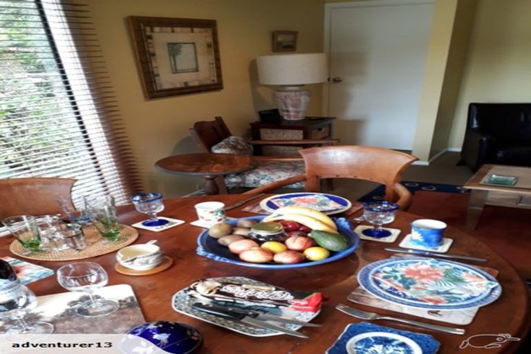 Photo of property in 666 South Titirangi Road, Titirangi, Auckland, 0604