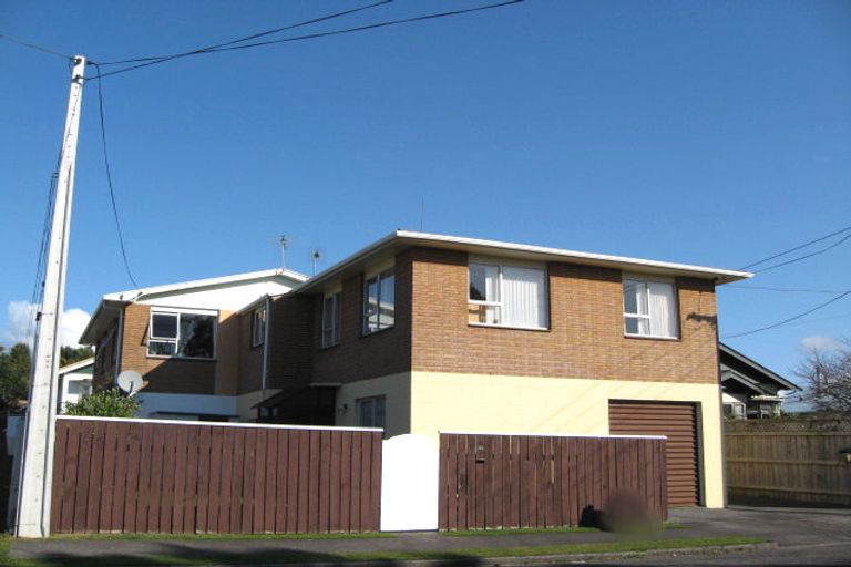 Photo of property in 11 Glen Almond Street, New Plymouth, 4310