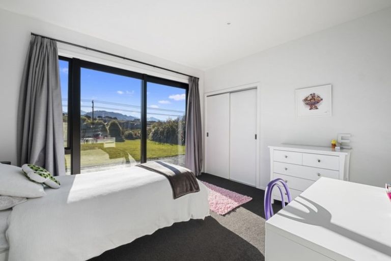 Photo of property in 6 Hidden Hills Drive, Wanaka, 9305