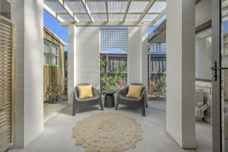 Photo of property in 317b Devonport Road, Tauranga, 3110