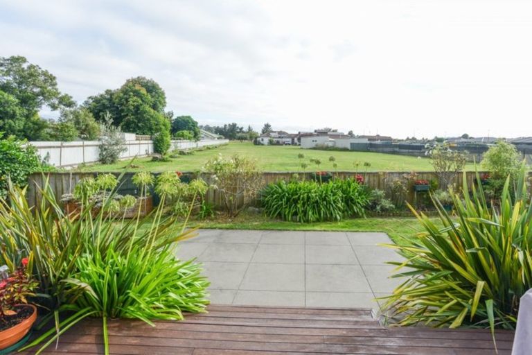 Photo of property in 14 Whiting Crescent, Greenmeadows, Napier, 4112