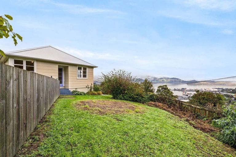 Photo of property in 2 Upham Terrace, Lyttelton, 8082
