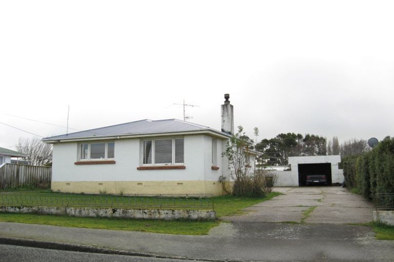 Photo of property in 8 Holloway Street, Waikiwi, Invercargill, 9810
