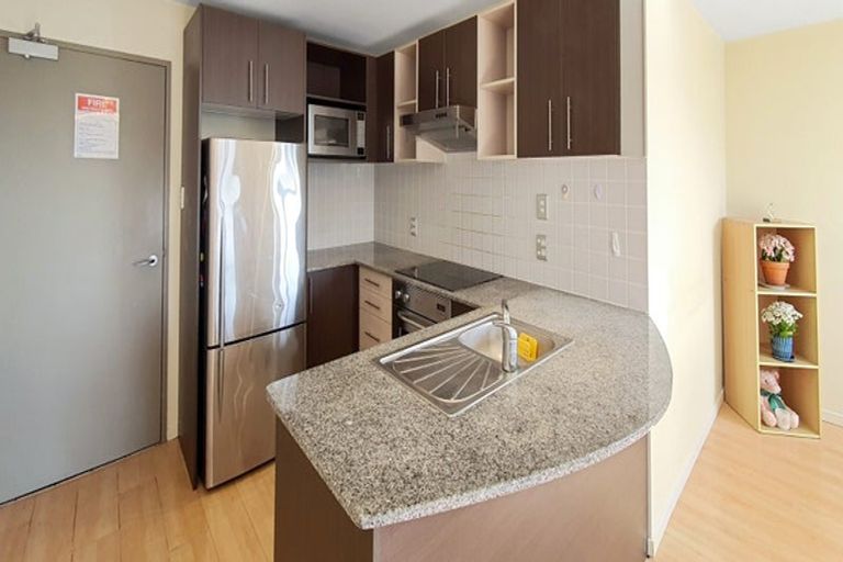 Photo of property in 5a/17 Crown Lynn Place, New Lynn, Auckland, 0600