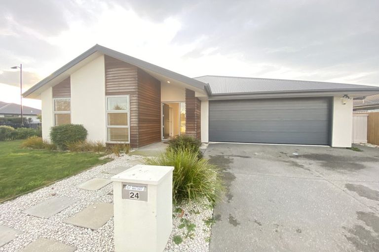 Photo of property in 24 Burnham School Road, Rolleston, 7614