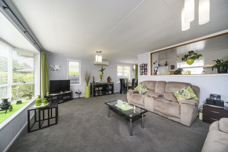 Photo of property in 64 Apollo Parade, Milson, Palmerston North, 4414