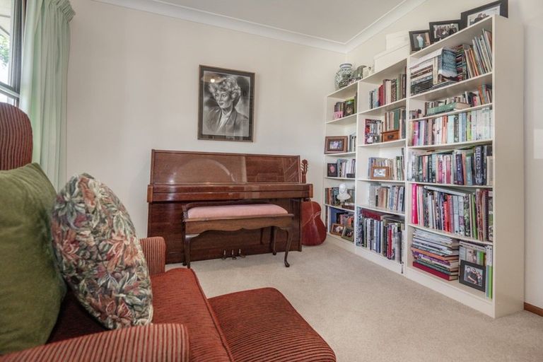 Photo of property in 106 Warwick Road, Mayfair, Hastings, 4122