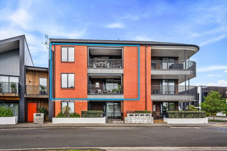 Photo of property in 3/85 Bomb Point Drive, Hobsonville, Auckland, 0616