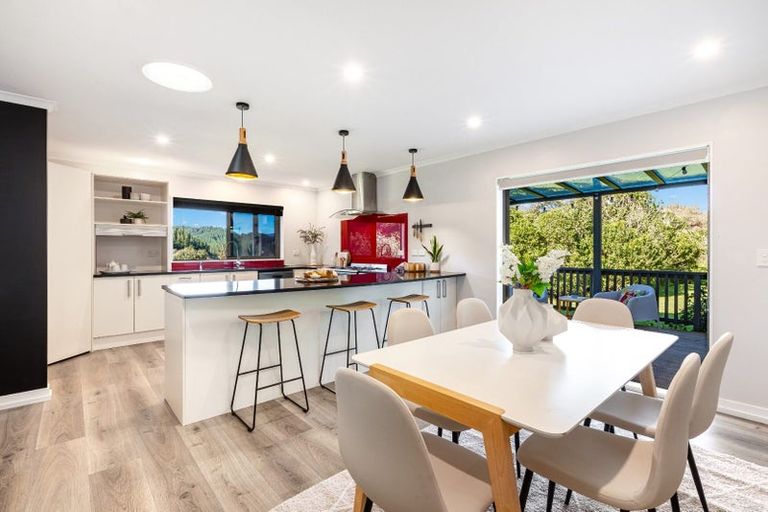 Photo of property in 21 Mcewen Crescent, Riverstone Terraces, Upper Hutt, 5018