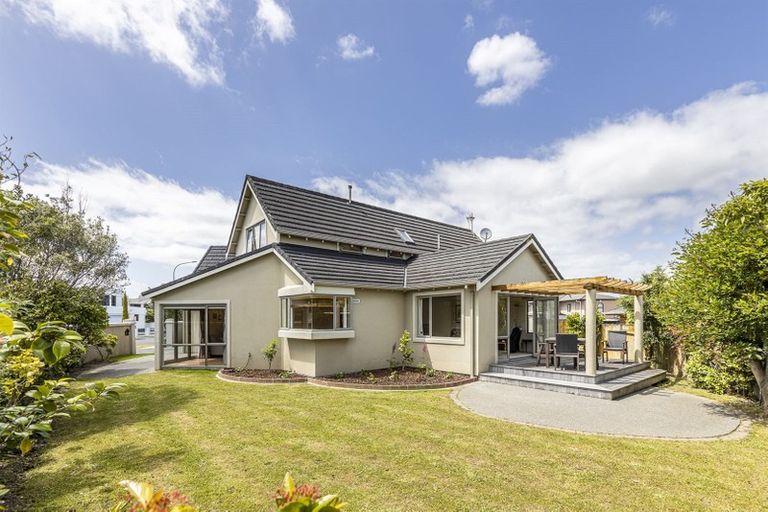 Photo of property in 20 Ruapehu Drive, Fitzherbert, Palmerston North, 4410