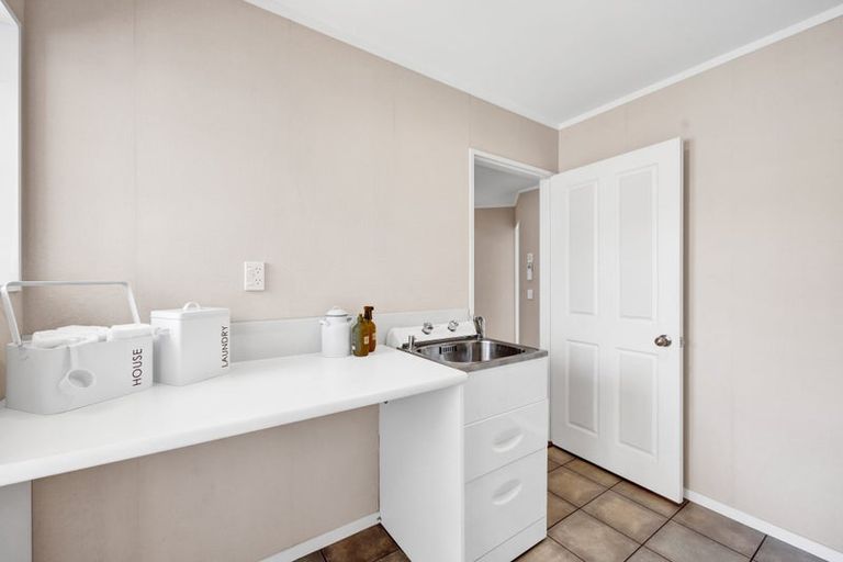 Photo of property in 362 Mangorei Road, Merrilands, New Plymouth, 4312