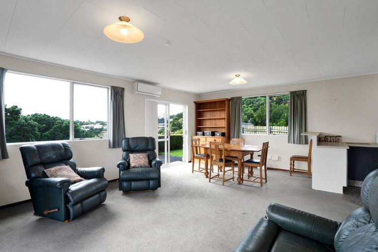 Photo of property in 3 Ross Place, Blagdon, New Plymouth, 4310