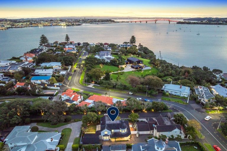 Photo of property in 43b Stanley Road, Stanley Point, Auckland, 0624