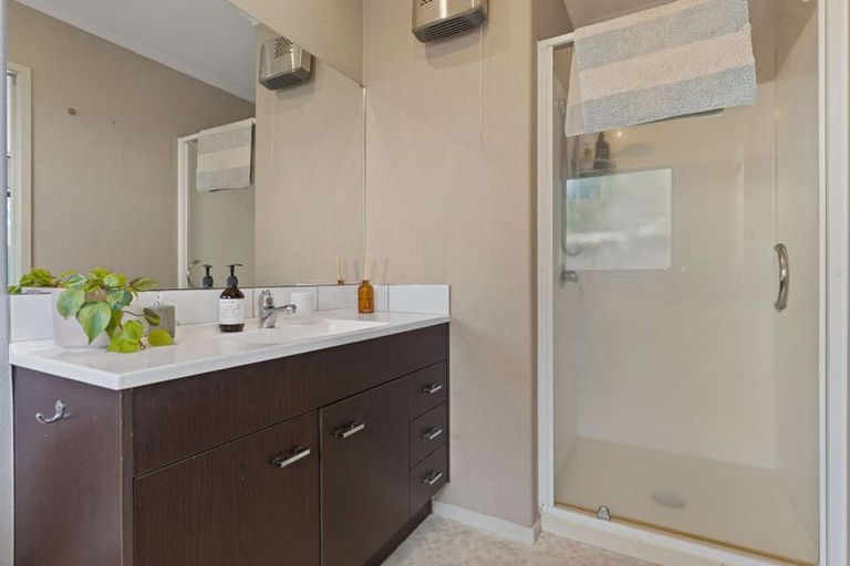 Photo of property in 11 Gibson Place, Papamoa Beach, Papamoa, 3118