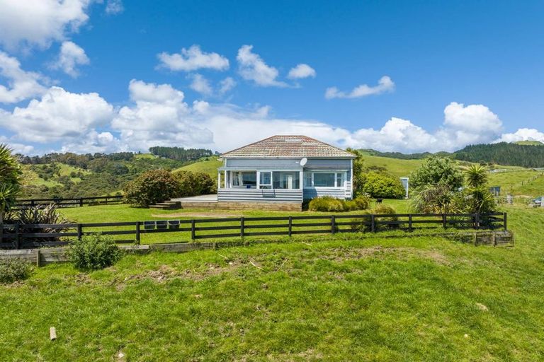 Photo of property in 3050 Kaipara Coast Highway, Glorit, Warkworth, 0984