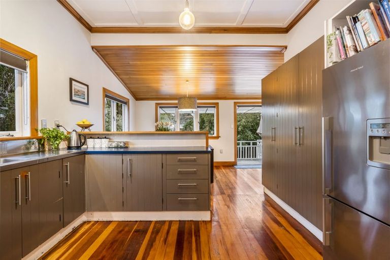 Photo of property in 13a Rodney Road, Northcote Point, Auckland, 0627