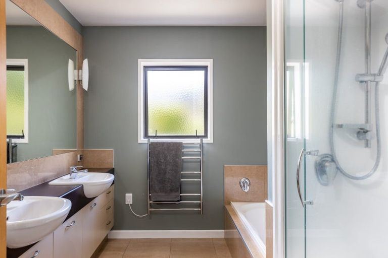 Photo of property in 5-7 Adam Lile Drive, Highlands Park, New Plymouth, 4312