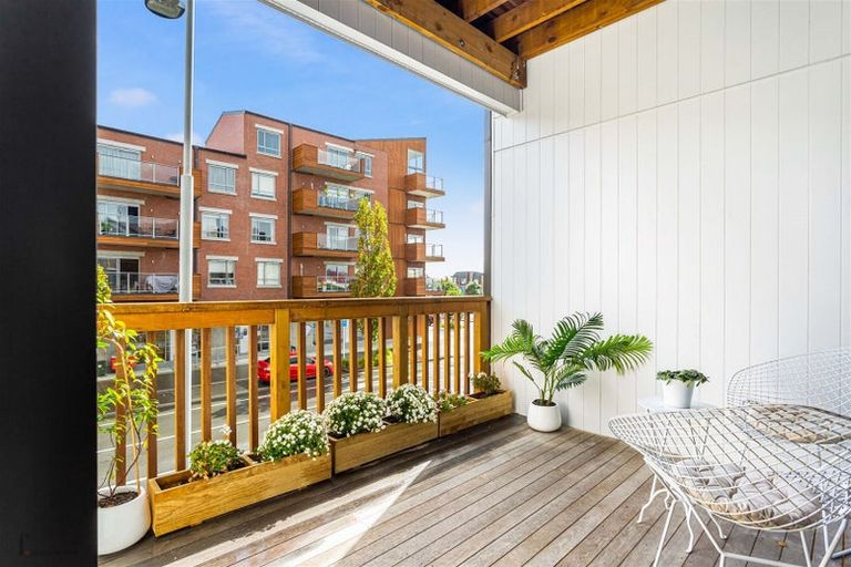 Photo of property in 217 Hobsonville Point Road, Hobsonville, Auckland, 0616