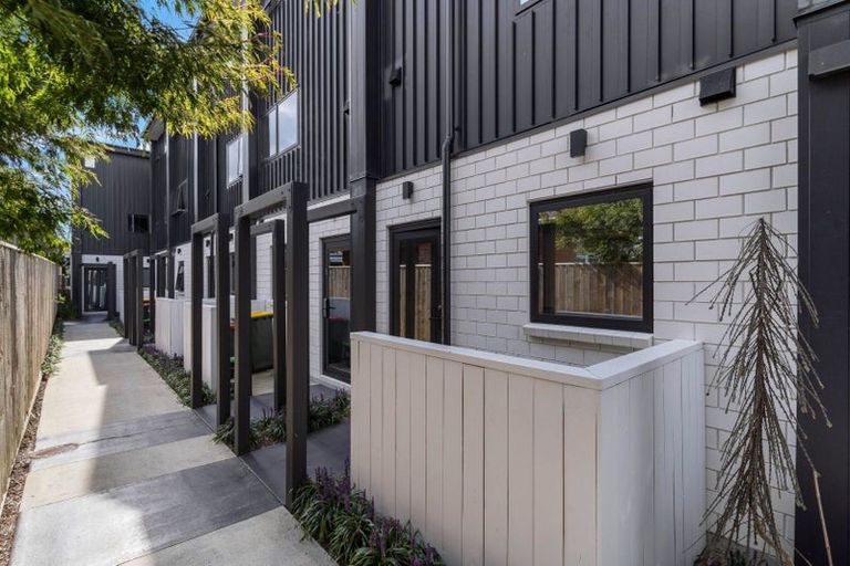 Photo of property in 3/59 Neil Avenue, Te Atatu Peninsula, Auckland, 0610