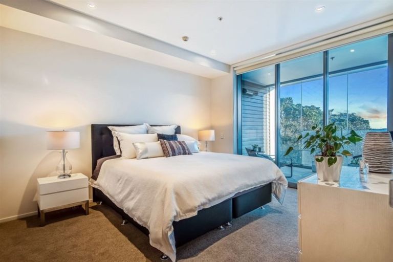 Photo of property in 203/585 Beach Road, Rothesay Bay, Auckland, 0630