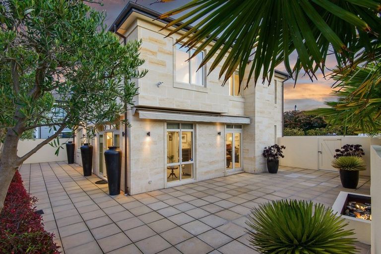 Photo of property in 40 Mcdougall Avenue, St Albans, Christchurch, 8014