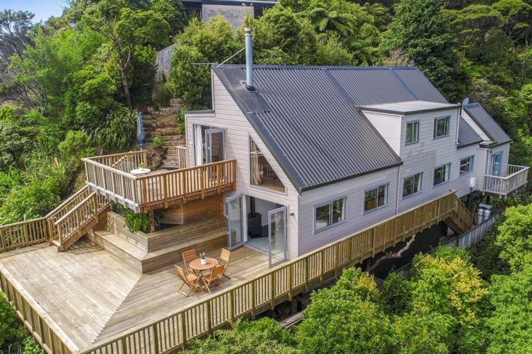 Photo of property in 13 Russo Terrace, Eastbourne, Lower Hutt, 5013