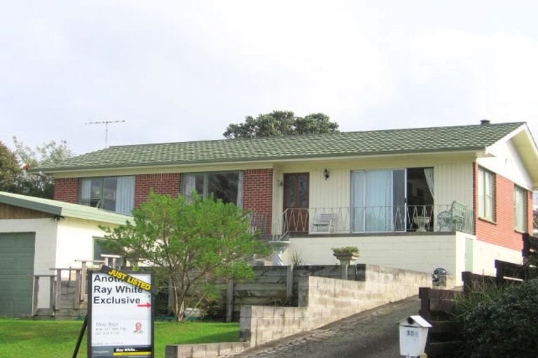 Photo of property in 15b Fairway Avenue, Red Beach, 0932