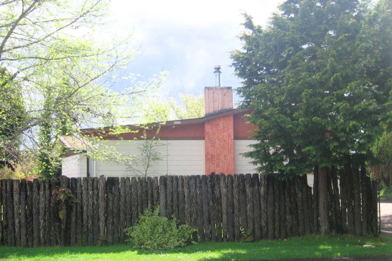 Photo of property in 26 Chaucer Place, Owhata, Rotorua, 3010