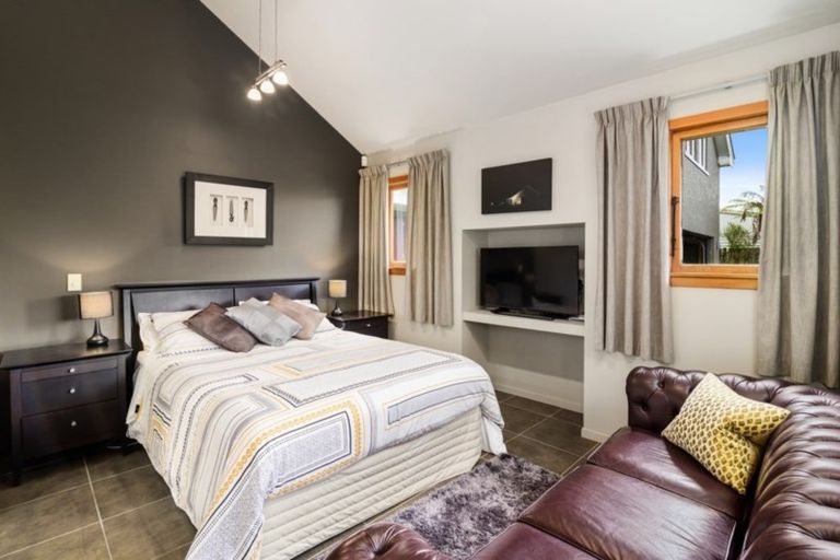 Photo of property in 25 Willow Avenue, Hannahs Bay, Rotorua, 3010