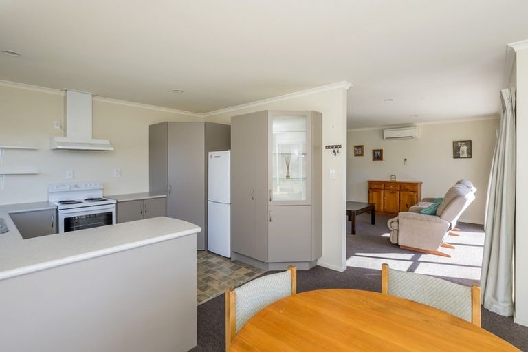 Photo of property in Rangeview Villas, 22/9 Fuller Close, Levin, 5510