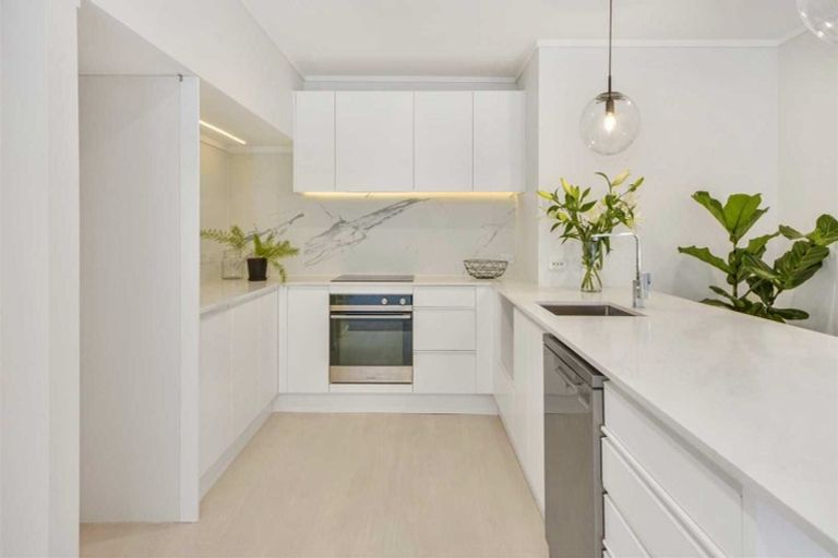 Photo of property in 3/68 Braemar Road, Castor Bay, Auckland, 0620